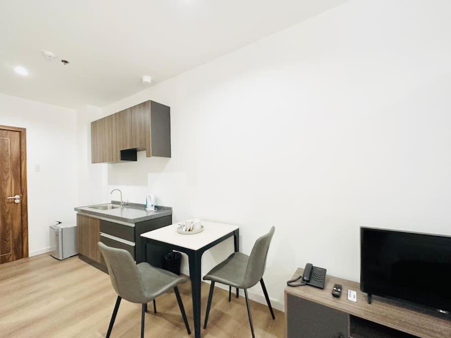 Mangrove Residences Mactan Punta Engano  ภายนอก รูปภาพ